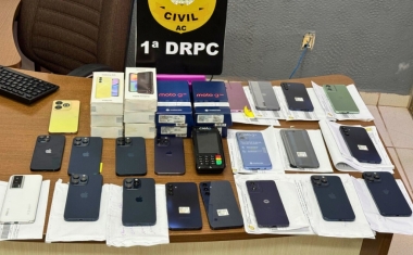 Polícia prende homem e recupera R$ 100 mil em celulares furtados de lojas