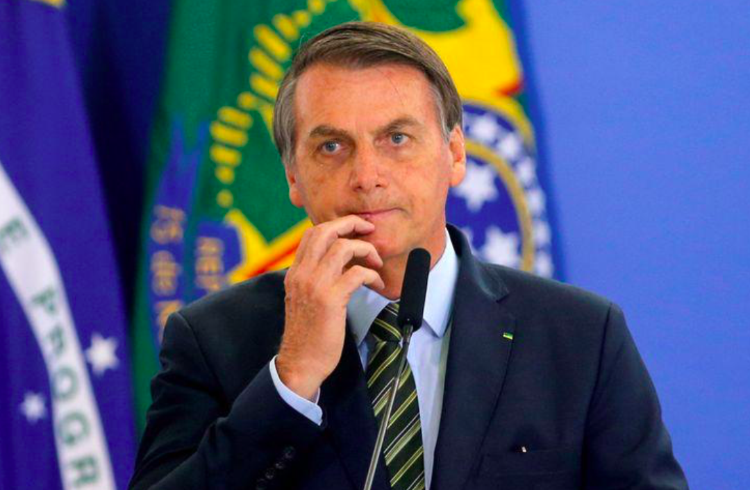 Leia mais sobre o artigo Exame de Bolsonaro atesta positivo para coronavírus, diz colunista