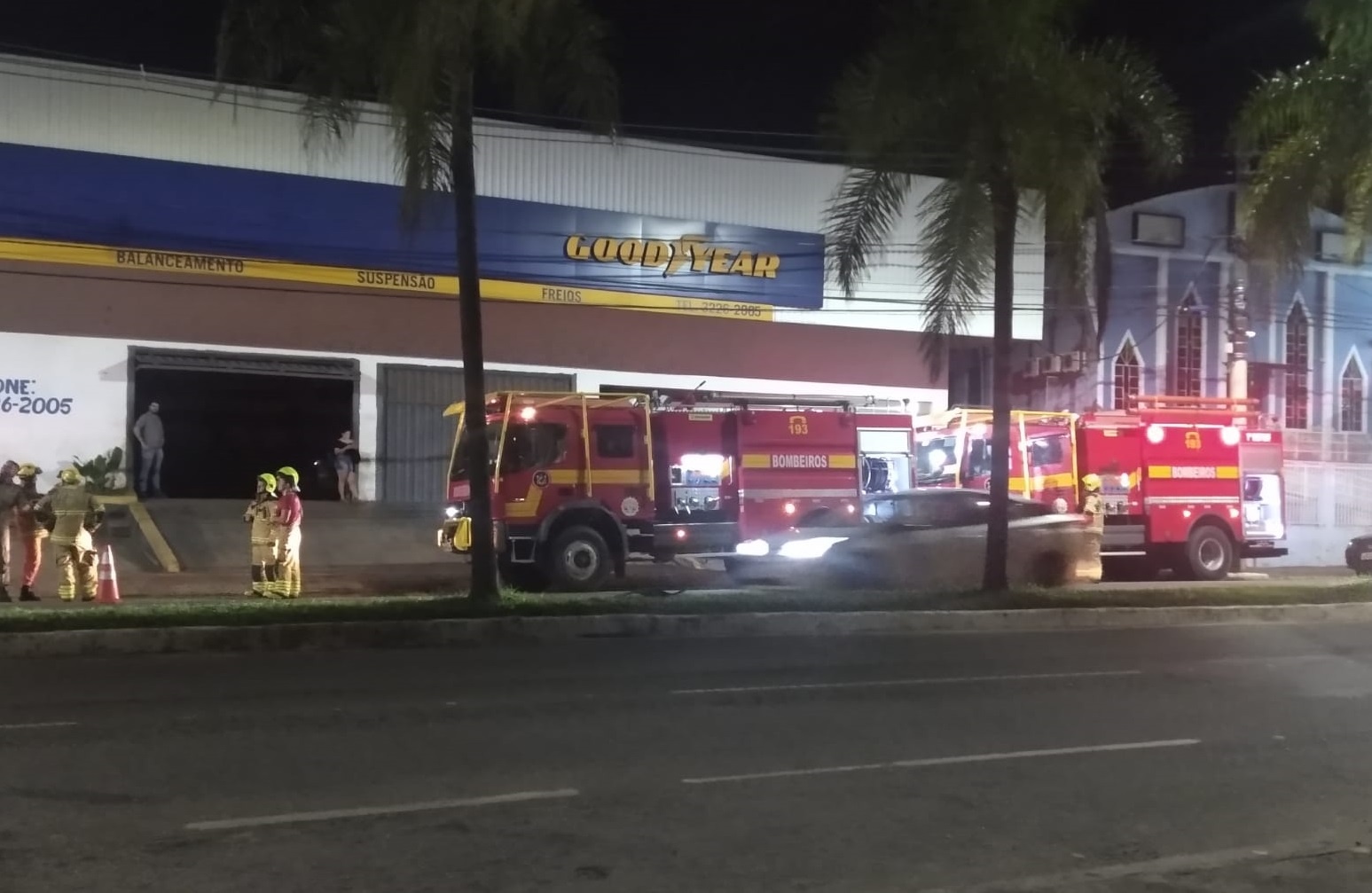 Leia mais sobre o artigo Bombeiros controlam incêndio em apartamento na Avenida Ceará