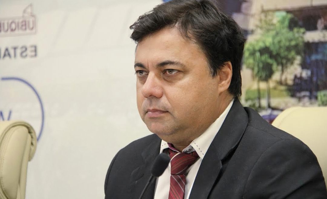 Leia mais sobre o artigo Clezio Moreira se filia ao PSB “para ajudar reeleição de Socorro Neri”