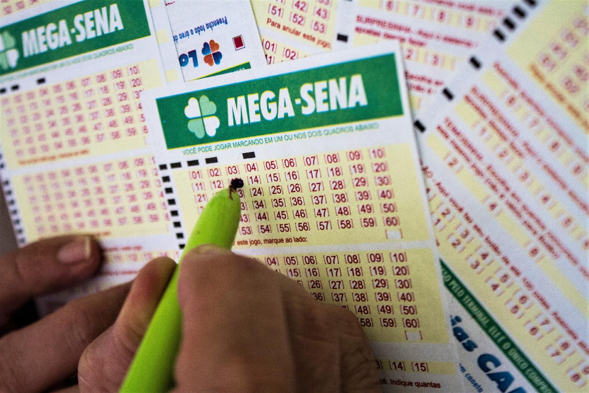 Leia mais sobre o artigo Mega-sena pode pagar R$ 33 milhões nesta quarta-feira; veja como apostar