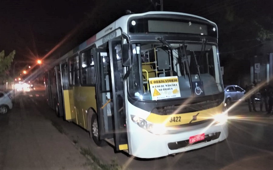 Read more about the article Bandido armado rende passageiros e motorista e assalta ônibus da Sobral