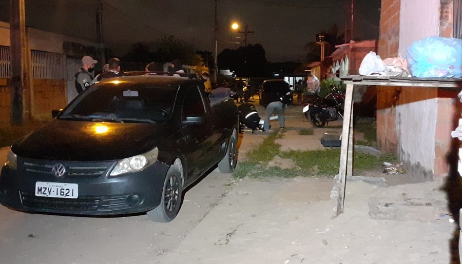 Leia mais sobre o artigo Entregador é morto a tiros no bairro João Eduardo, em Rio Branco