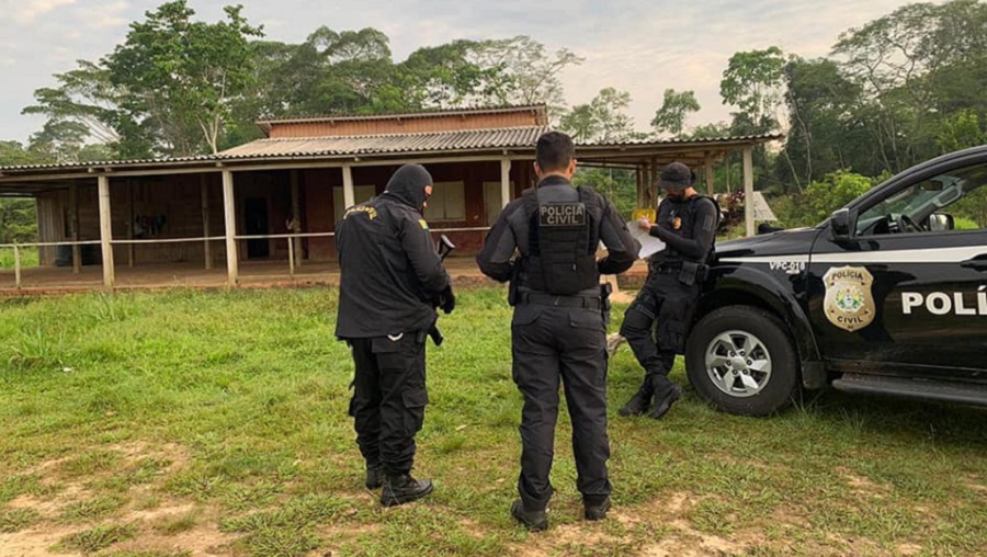 Leia mais sobre o artigo Polícia prende um e confisca 3 armas de fogo em Cruzeiro do Sul