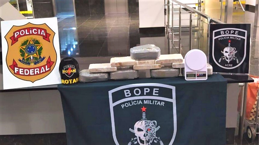 Leia mais sobre o artigo Bope e PF prendem suspeito com 15 kg de cocaína em Rio Branco