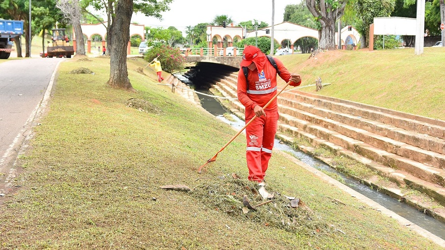 Leia mais sobre o artigo Região central de Rio Branco ganha reforço na limpeza urbana