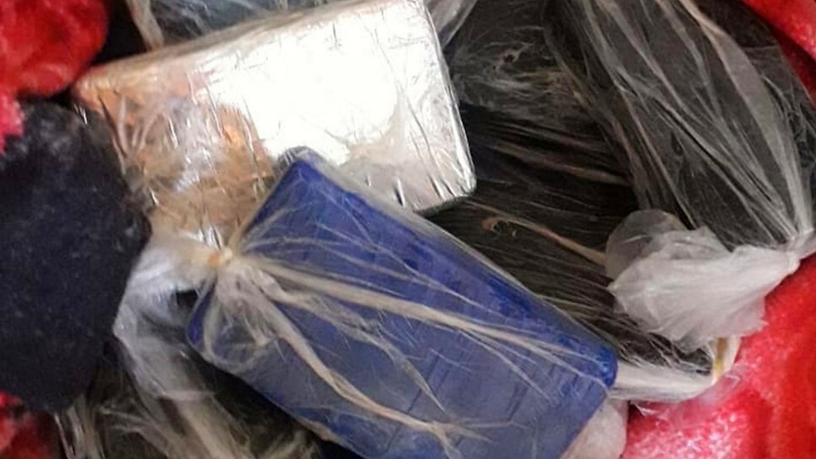 Leia mais sobre o artigo PRF e PM encontram 17 kg de cocaína em fundo falso de veículo no Acre