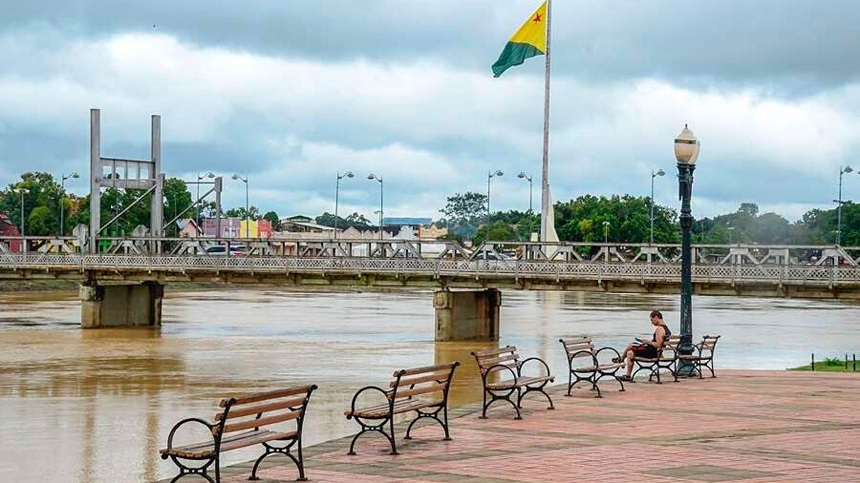 Read more about the article Boa notícia: Rio Acre recua e afasta risco de alagamento na capital