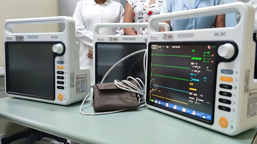Leia mais sobre o artigo Com emenda de Alan Rick, Hospital do Idoso ganha novos monitores cardíacos