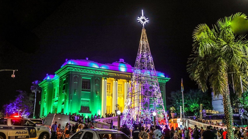 Leia mais sobre o artigo Natal de fartura: Governo do Acre paga R$ 4 milhões por decoração natalina