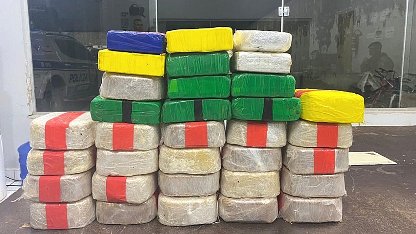 Leia mais sobre o artigo PM e PF apreendem 34 kg de drogas em Rio Branco e 50 kg em Cruzeiro do Sul