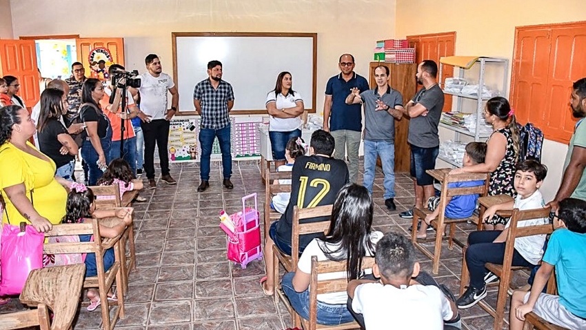 Leia mais sobre o artigo Prefeitura de Cruzeiro do Sul entrega reforma da Escola Emídio Vasconcelos