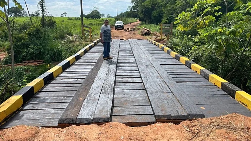 Leia mais sobre o artigo Prefeitura de Rio Branco entrega ponte do Barro Vermelho a produtores