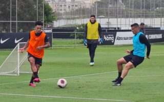 Corinthians faz primeiro treino de olho no São Bernardo