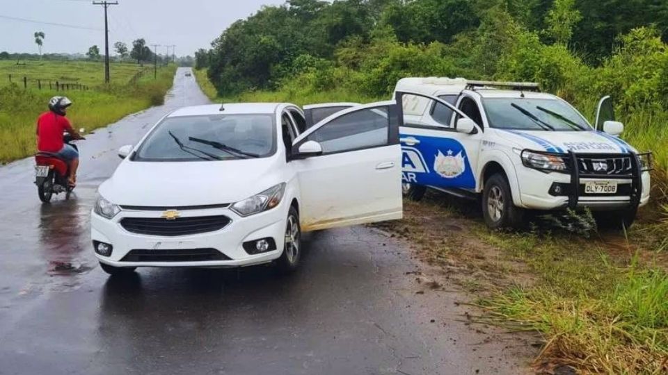 Leia mais sobre o artigo Trio rouba carro, assalta posto e foge para a mata em Cruzeiro do Sul