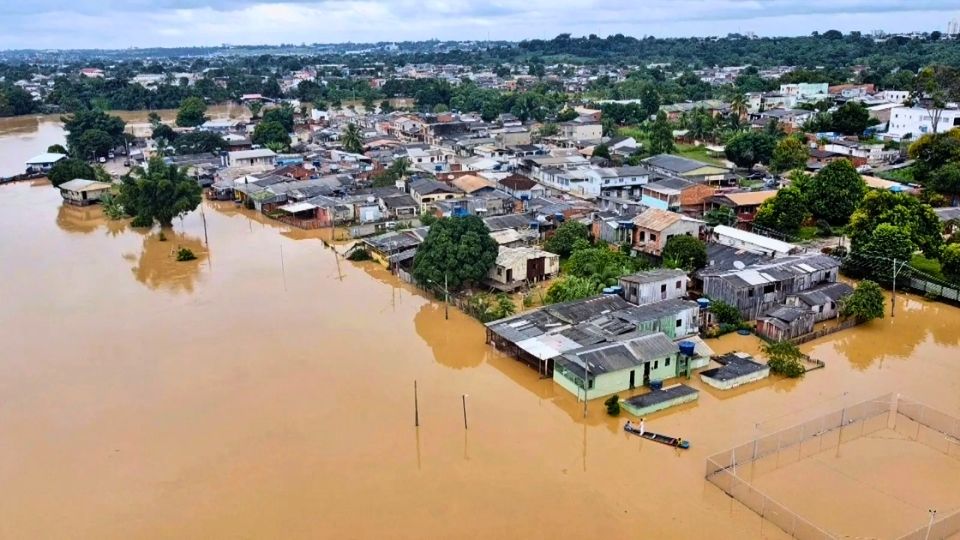 Leia mais sobre o artigo Rio Acre vaza aos poucos em Rio Branco, mas cheia ainda afeta 75 mil