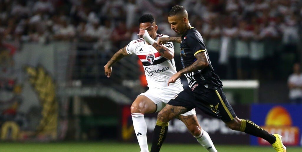 São Paulo vence São José e avança à semifinal do Paulistão