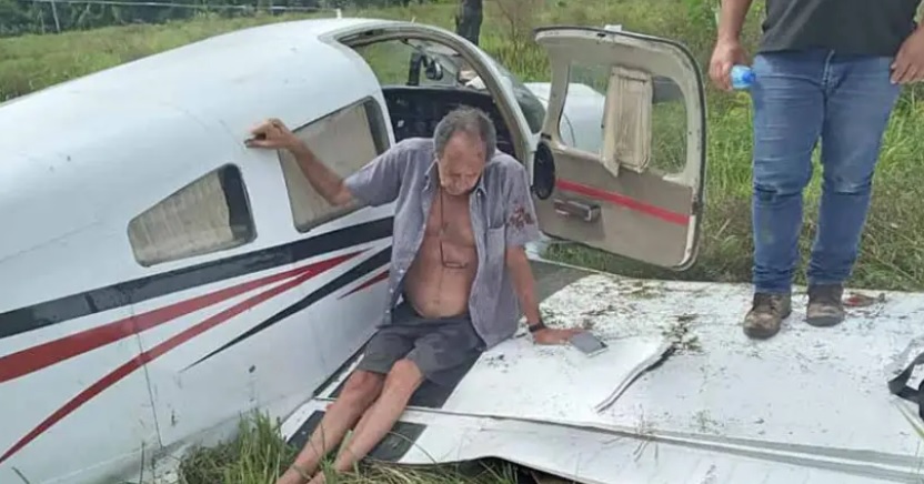 Leia mais sobre o artigo Avião faz pouso de emergência em fazenda no Acre
