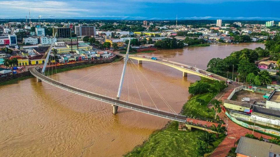 Leia mais sobre o artigo Chuvas intensas podem fazer Rio Acre chegar aos 6 metros no fim de semana