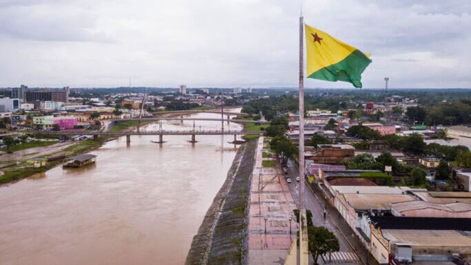 Leia mais sobre o artigo Após chuvas, nível do Rio Acre ultrapassa os 6 metros na capital