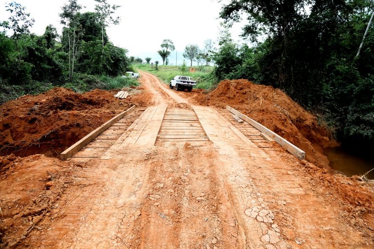 Leia mais sobre o artigo Prefeitura de Rio Branco recupera ponte sobre o Igarapé Judia