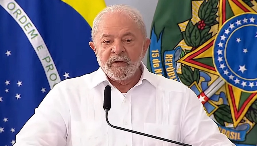 Leia mais sobre o artigo “Se tem uma profissão honesta, é a do político”, dispara Lula