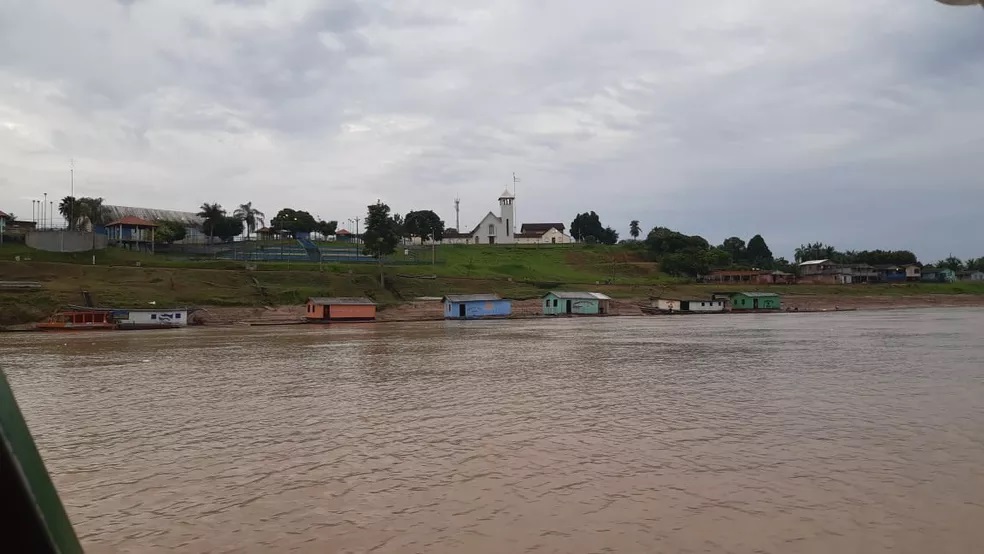 Leia mais sobre o artigo Criança morre após barco naufragar no interior do Acre