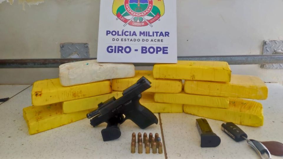 Leia mais sobre o artigo Taxista é preso com 11 kg de drogas e arma de fogo no Rosa Linda