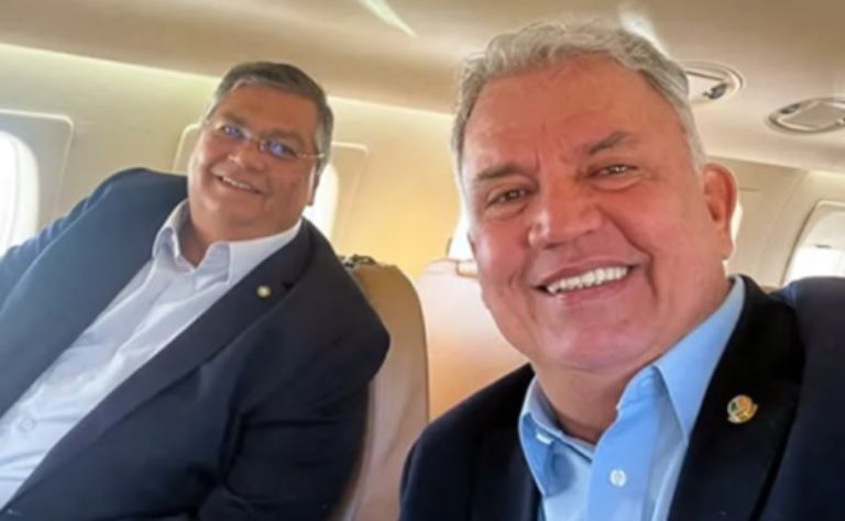 Leia mais sobre o artigo Ao lado de Petecão, Flávio Dino está a caminho de Brasileia para agenda ministerial