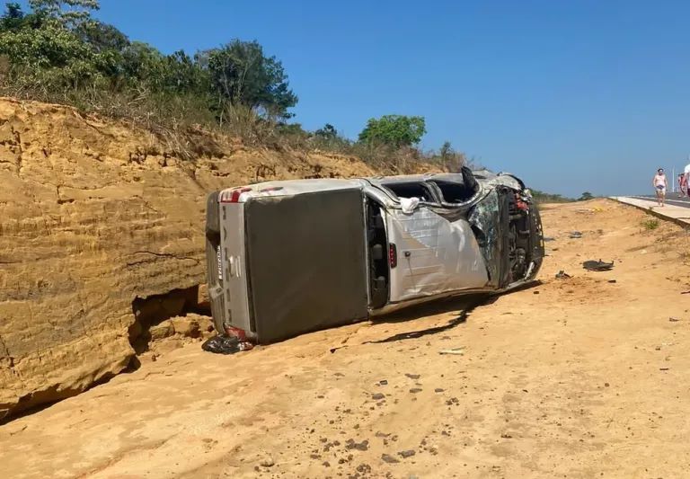 Leia mais sobre o artigo Motorista morre ao perder controle da caminhonete próximo ao Igarapé Preto