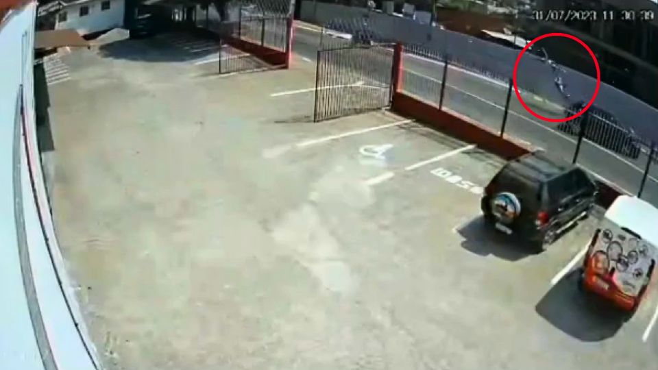 Leia mais sobre o artigo Homem tem perna arrancada durante colisão com carro em via de Rio Branco