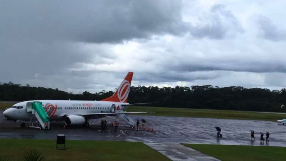 Leia mais sobre o artigo Pista do Aeroporto de Cruzeiro do Sul fecha 8 horas por dia para recuperação