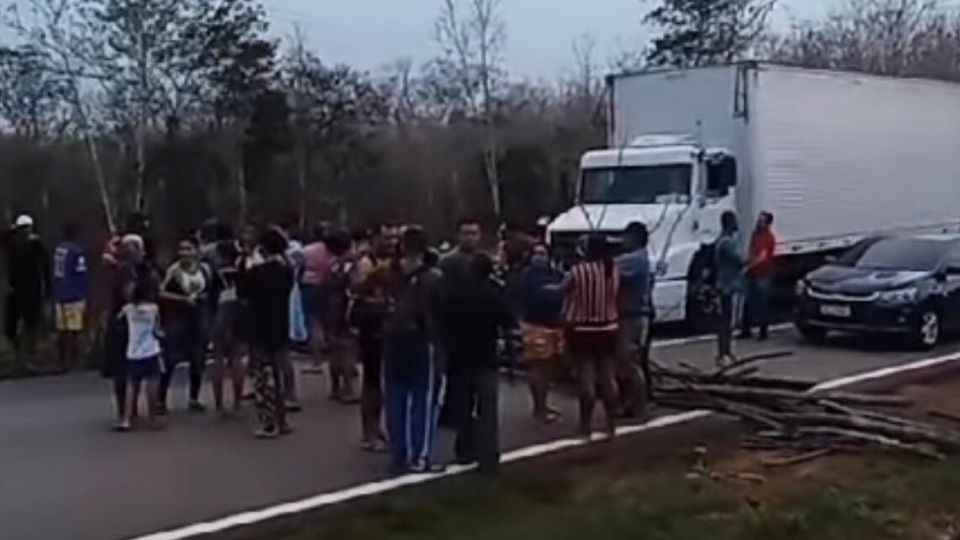 Leia mais sobre o artigo Emurb garante melhoria em ramal e manifestantes liberam Estrada do Aeroporto