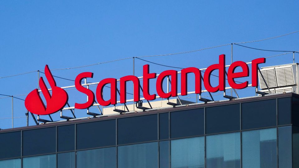 Leia mais sobre o artigo Santander oferece vaga com salário de R$ 8 mil; saiba como conseguir