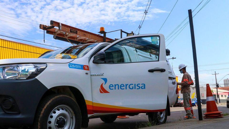 Leia mais sobre o artigo Energisa fará manutenção na rede elétrica e pode faltar energia no seu bairro