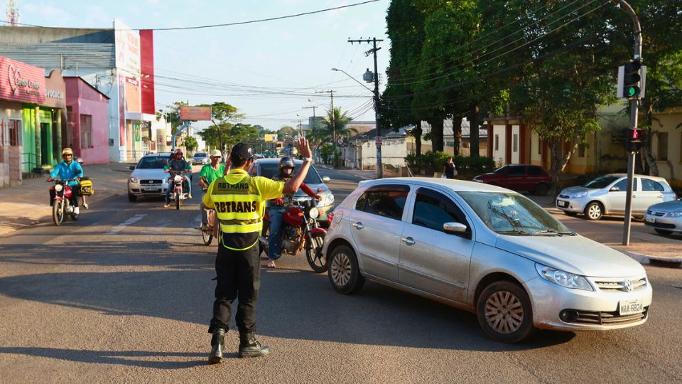 Leia mais sobre o artigo RBTrans interditará vias no Dia de Finados em Rio Branco; confira
