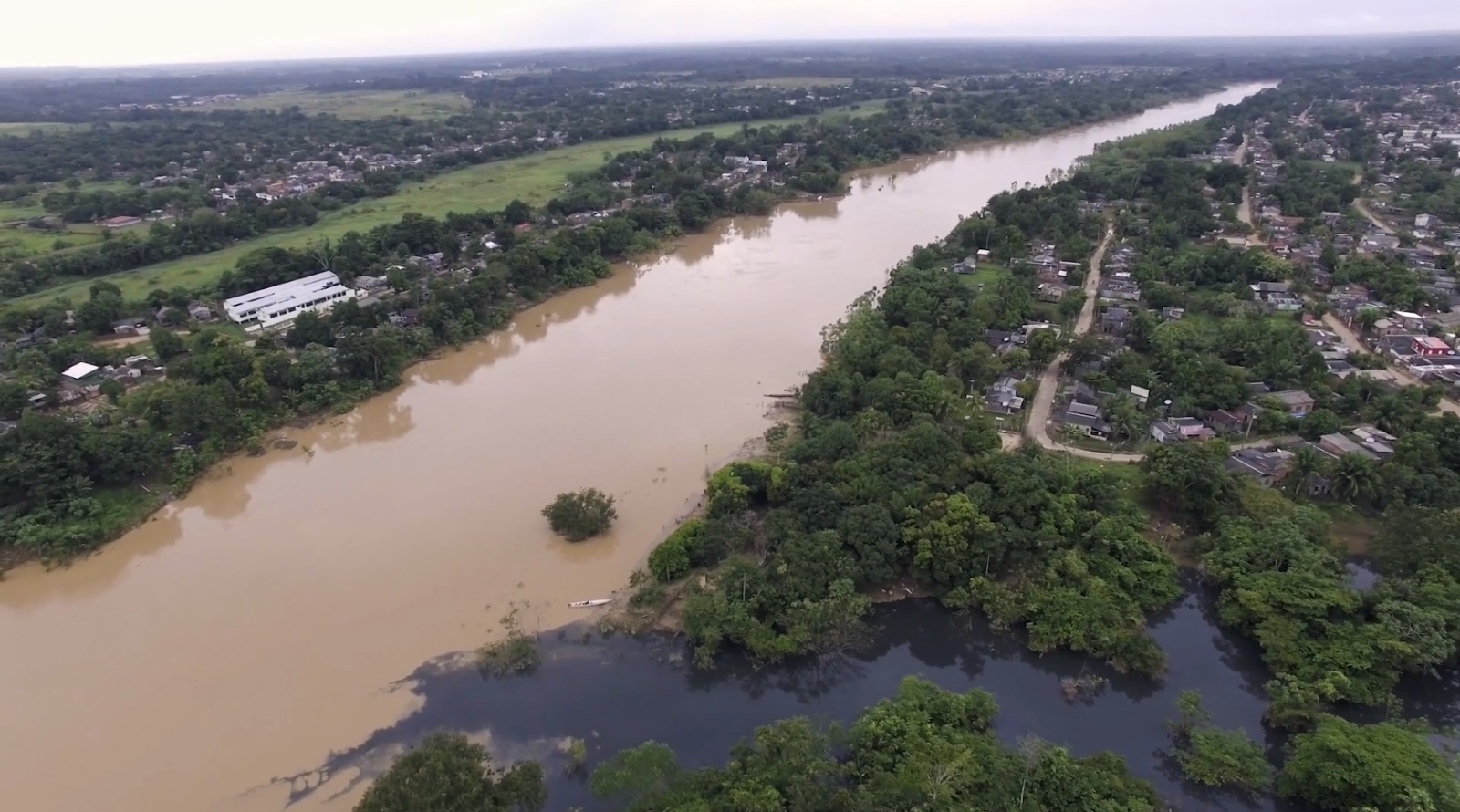 Leia mais sobre o artigo Cidades, os maiores poluentes do Rio Acre, segundo o filme ‘Expedição Águas do Acre’