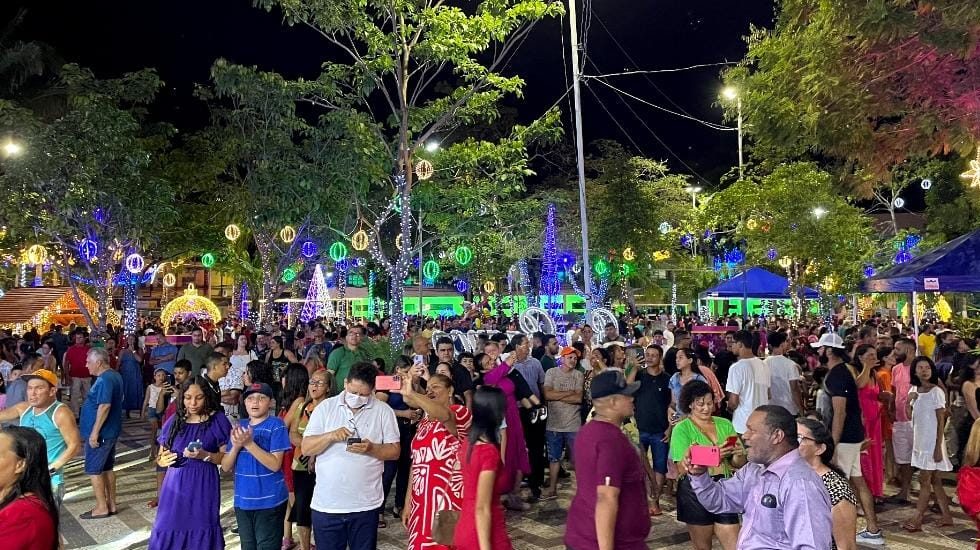 Leia mais sobre o artigo Cerca de 10 mil visitaram a Praça da Revolução na noite de Natal