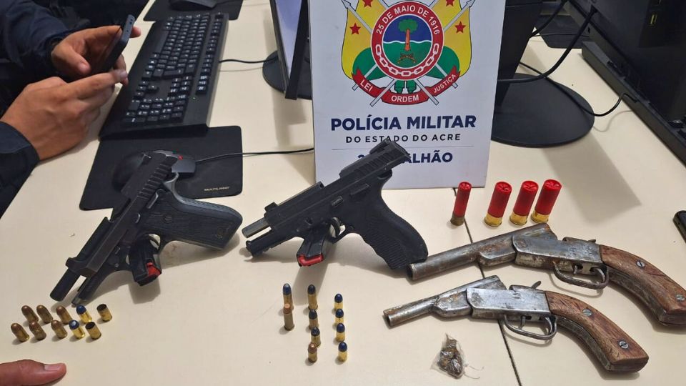 Leia mais sobre o artigo Em uma noite, PM apreende 6 armas de fogo no Segundo Distrito de Rio Branco