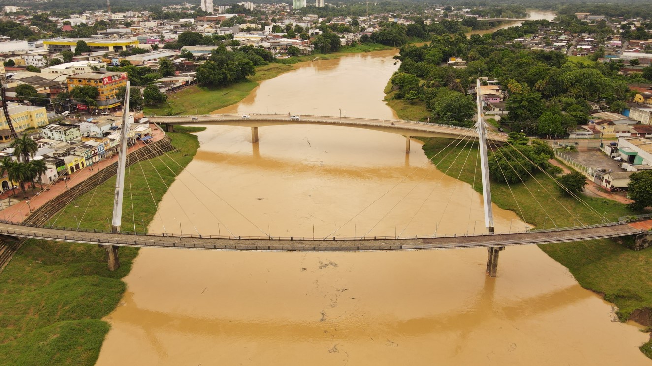 Leia mais sobre o artigo Rio Acre deve chegar aos 16 metros ainda nesta segunda; 45 mil pessoas atingidas