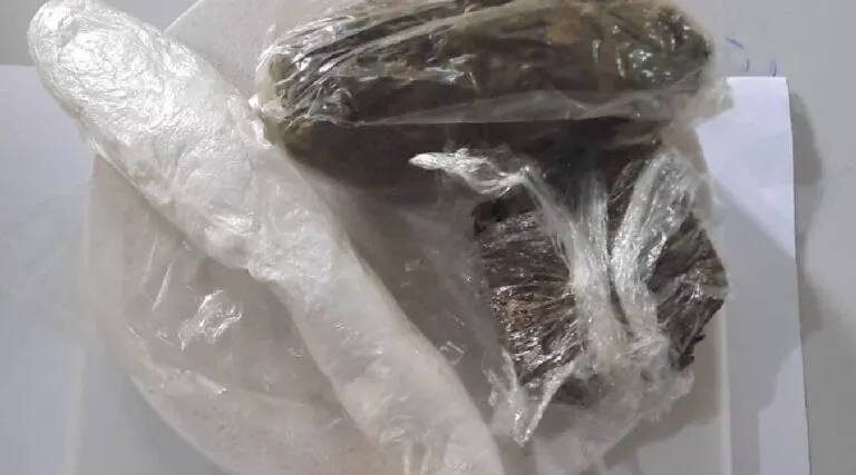 Leia mais sobre o artigo Mulheres são presas ao tentar entrar com drogas no presídio de Rio Branco