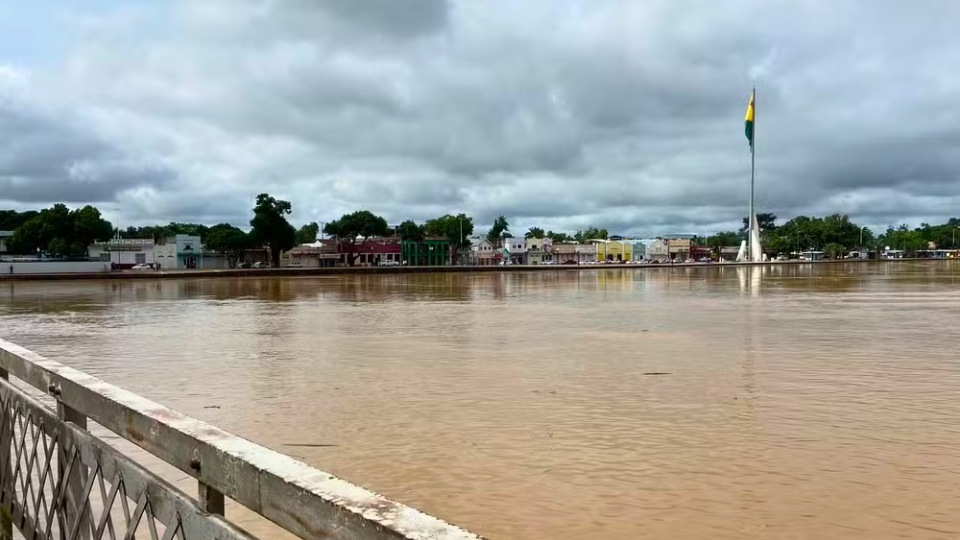 Leia mais sobre o artigo Rio Acre chega a 12,28m e se aproxima da cota de segurança