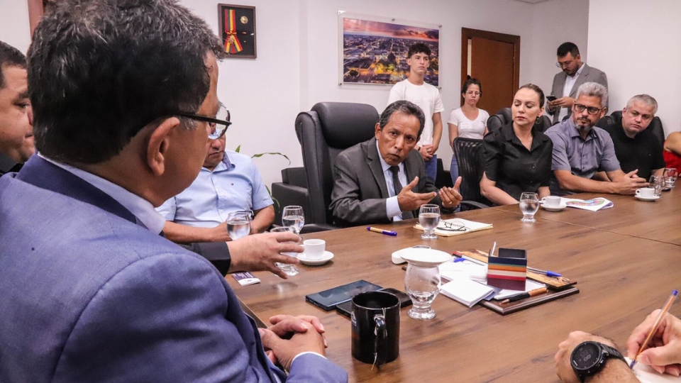 Leia mais sobre o artigo Presidente Gonzaga recebe visita do embaixador da Imbrics+ Peru para estreitar relações comerciais