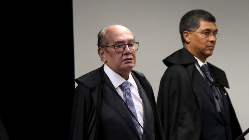 Leia mais sobre o artigo Gilmar pede a Fachin acesso ao celular de Vorcaro antes de julgamento de Moraes