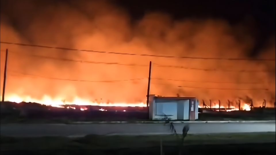 Leia mais sobre o artigo VÍDEO: Incêndio de grandes proporções atinge parte da Cidade do Povo