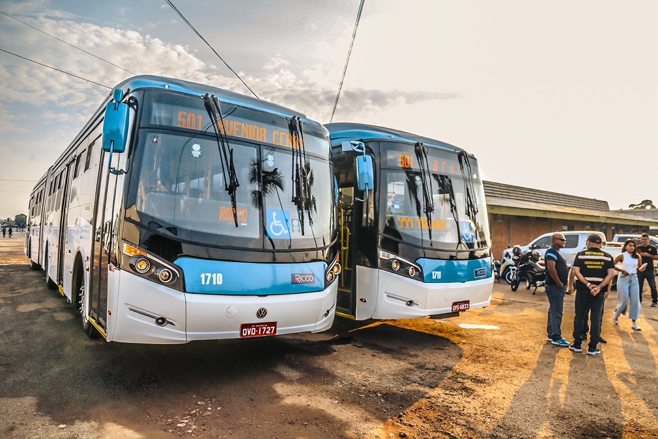 Leia mais sobre o artigo Prefeitura de RB apresenta ônibus articulados para otimizar o transporte coletivo na capital