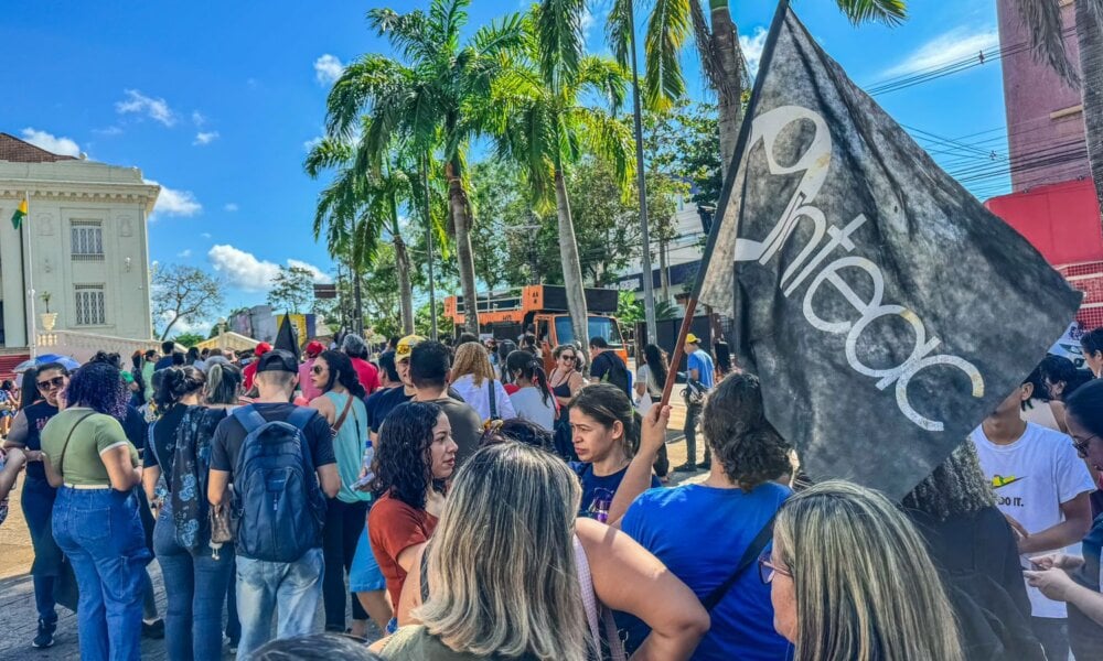 Leia mais sobre o artigo Sindicato afirma que greve dos educadores fechou 150 escolas estaduais no Acre