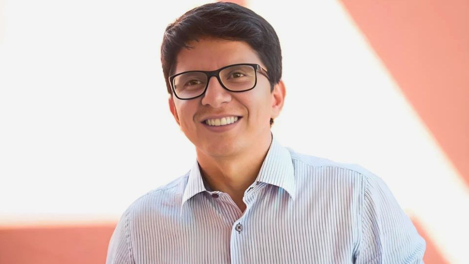 Leia mais sobre o artigo Jenilson inicia o dia com entrevista e visita ao calçadão em sua agenda