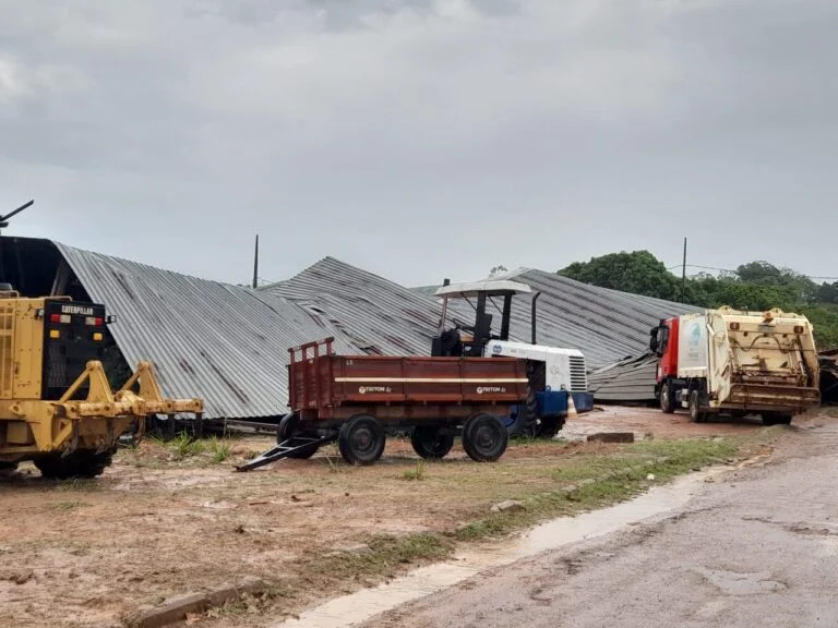 Leia mais sobre o artigo Galpão desaba no Bujari após alerta ignorado pela prefeitura