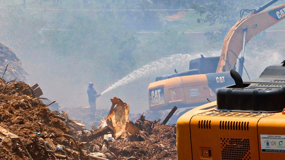 Leia mais sobre o artigo Prefeitura de Rio Branco monitora fogo em Aterro de Inertes